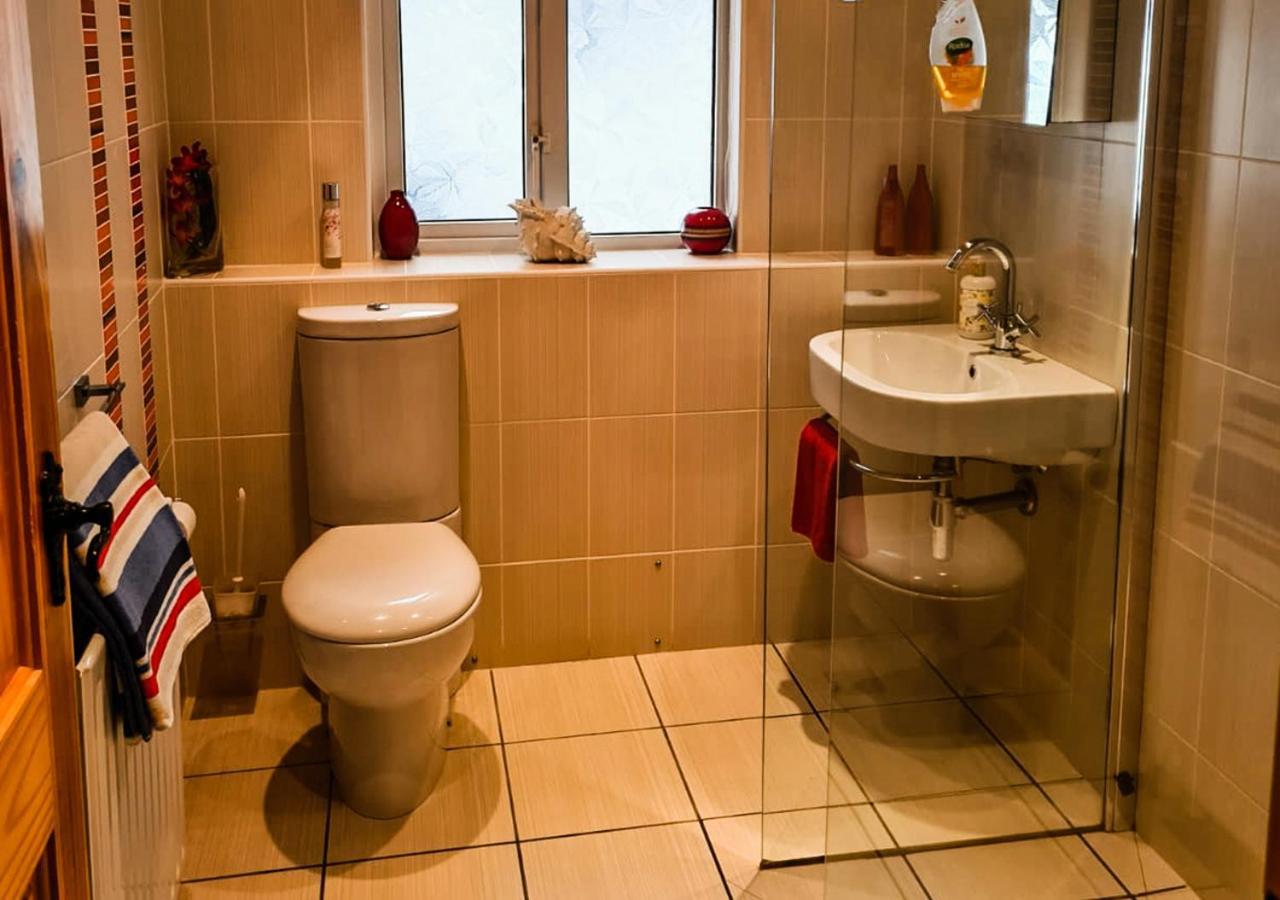 Moat Holiday Rental Lisnaskea Екстер'єр фото