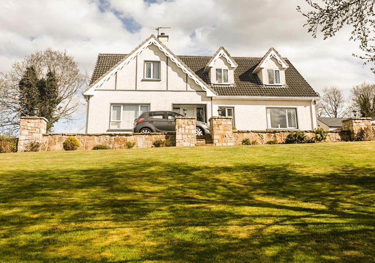 Moat Holiday Rental Lisnaskea Екстер'єр фото