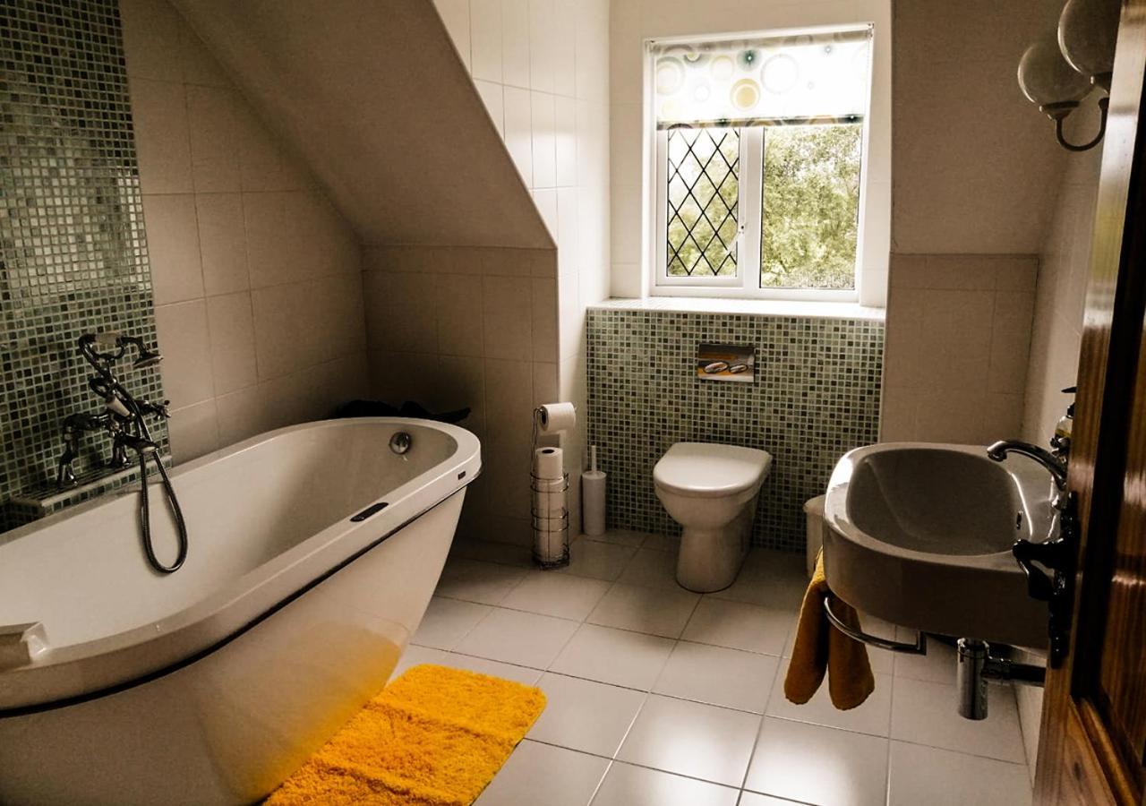 Moat Holiday Rental Lisnaskea Екстер'єр фото