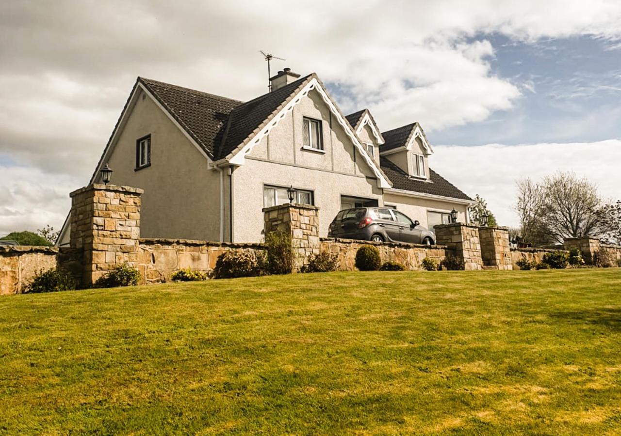 Moat Holiday Rental Lisnaskea Екстер'єр фото
